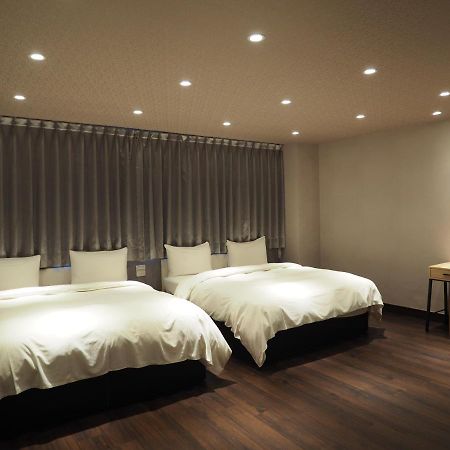 Day Chen Hotel Yilan Экстерьер фото