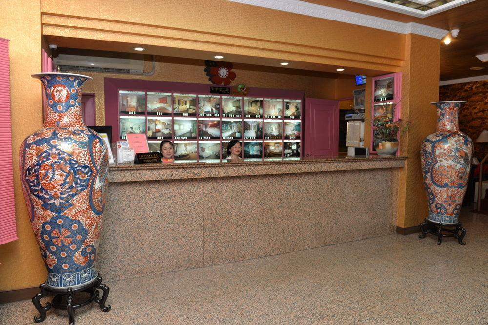 Day Chen Hotel Yilan Экстерьер фото
