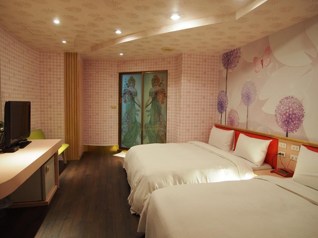 Day Chen Hotel Yilan Экстерьер фото