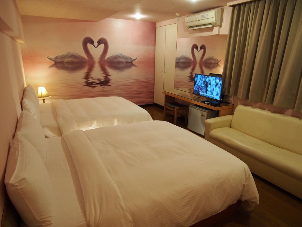 Day Chen Hotel Yilan Экстерьер фото