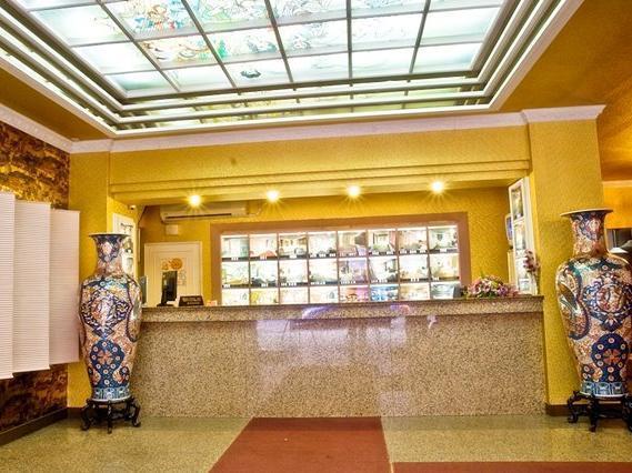 Day Chen Hotel Yilan Экстерьер фото