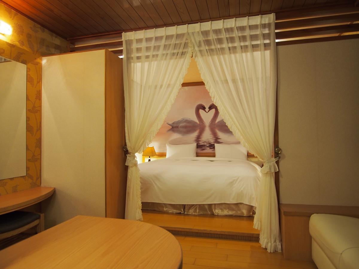 Day Chen Hotel Yilan Экстерьер фото