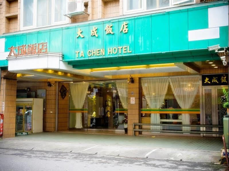 Day Chen Hotel Yilan Экстерьер фото