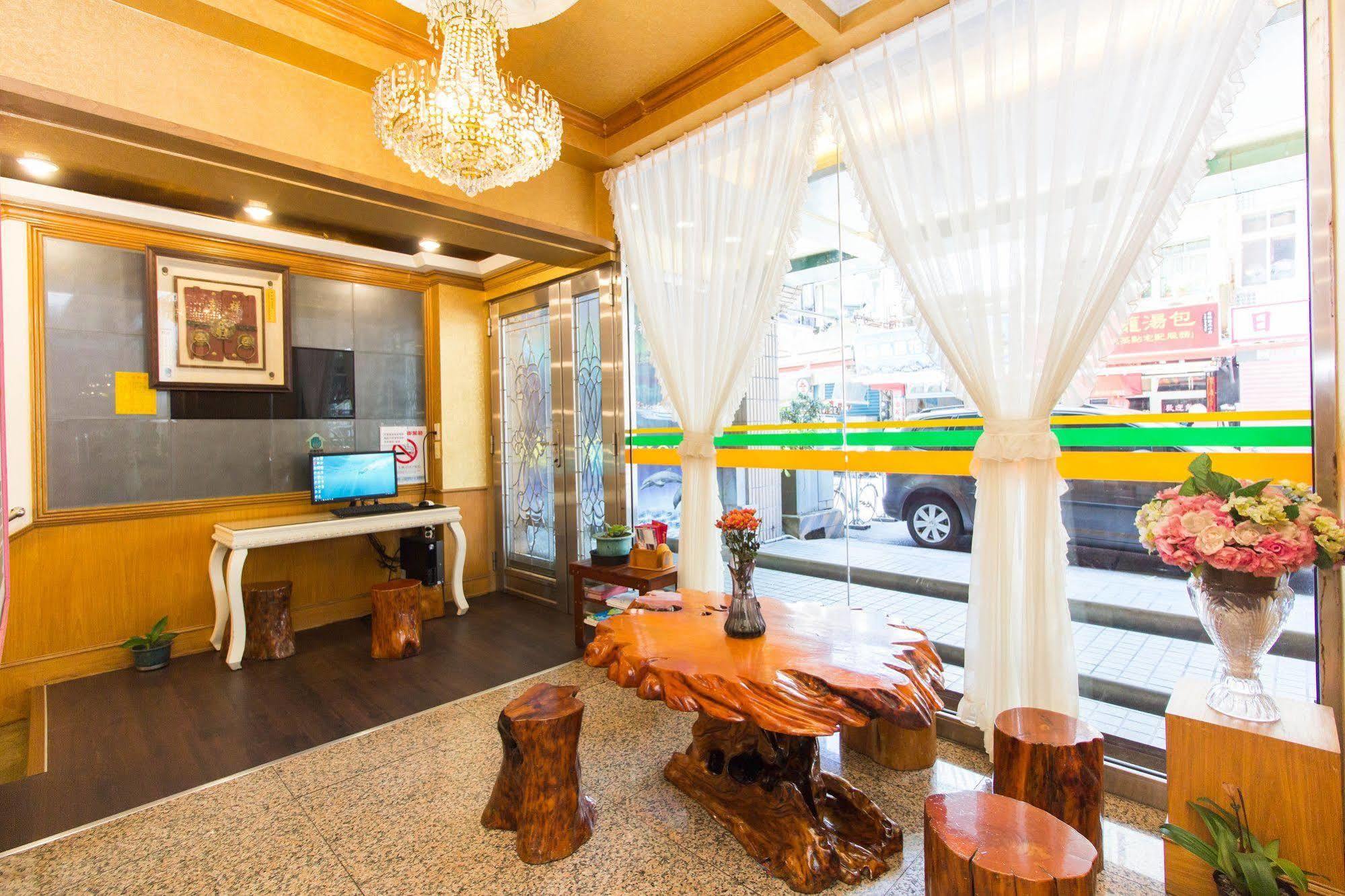 Day Chen Hotel Yilan Экстерьер фото