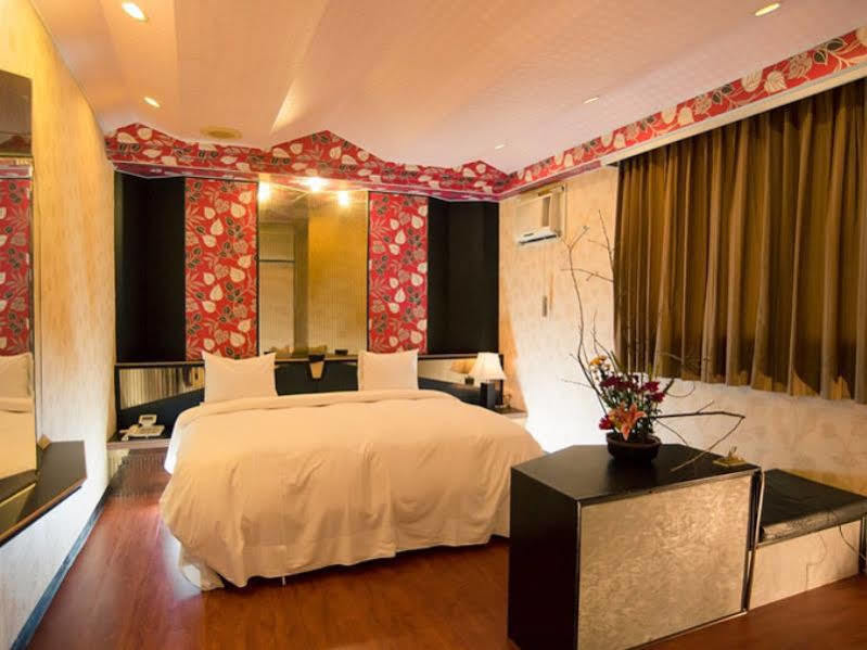 Day Chen Hotel Yilan Экстерьер фото