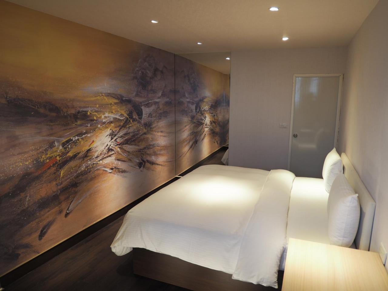 Day Chen Hotel Yilan Экстерьер фото
