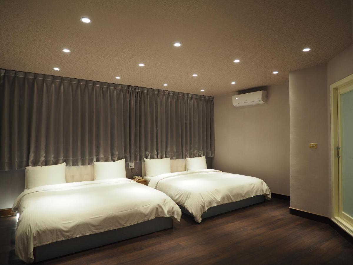 Day Chen Hotel Yilan Экстерьер фото
