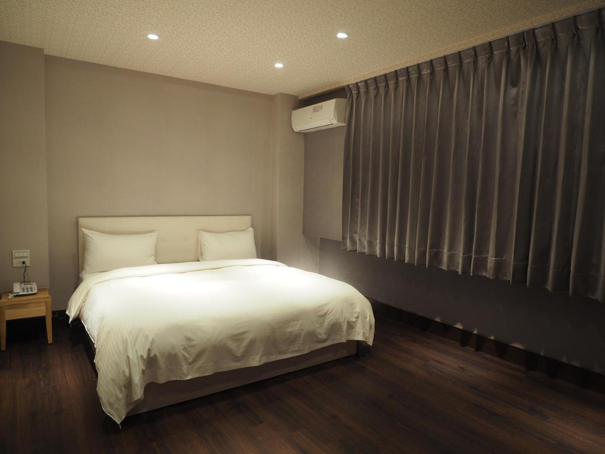 Day Chen Hotel Yilan Экстерьер фото
